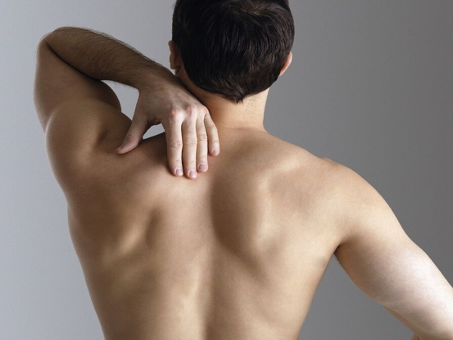 dor sob a omoplata esquerda nas costas, nas costas foto 5